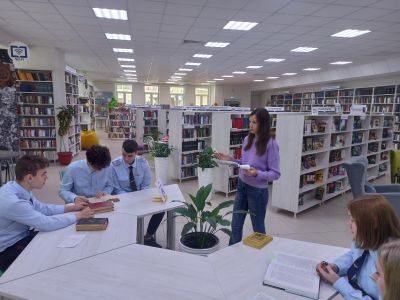 То академик, то герой…
