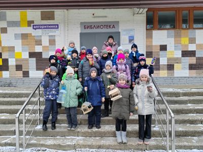 Трудно птицам зимовать, нужно птицам помогать