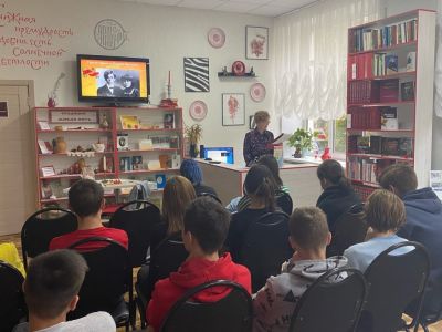 Болью и счастьем пронзенная жизнь...