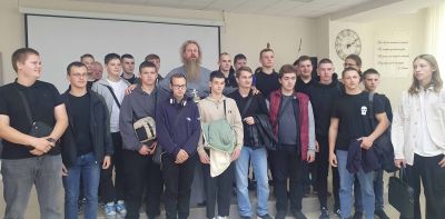 Почему верующие поклоняются святым мощам