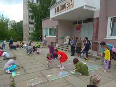 Пригласило Лето в гости всех ребят