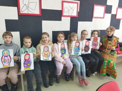 Весёлый хоровод матрёшек