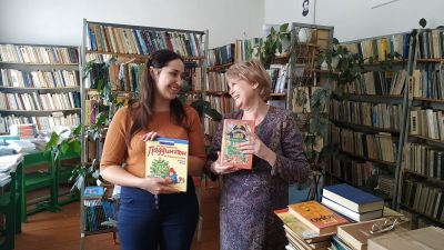 Библиотека-филиал № 10 подарила книги сельской школе
