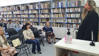 Исповедь или приём психолога: что эффективнее?