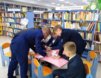 Здравствуй, к знаниям дорога! Здравствуй, праздник сентября!
