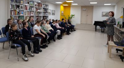 Люди и деньги. Кто кому служит