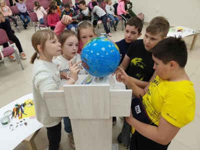 Мы крутим глобус