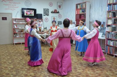 Живи, родник традиций