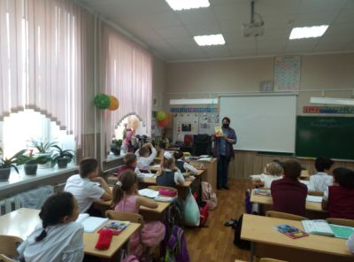 Они вышли из школы