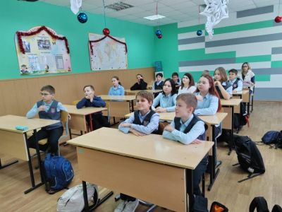 «Конституция – закон, по нему мы все живем»