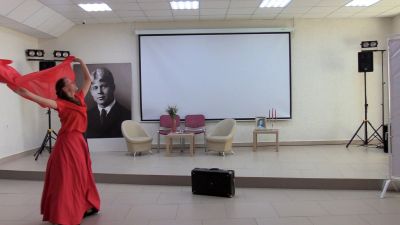 Есенин и его муза