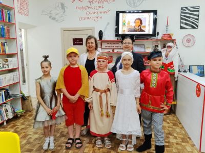 За учёным котом в сказку русскую войдём