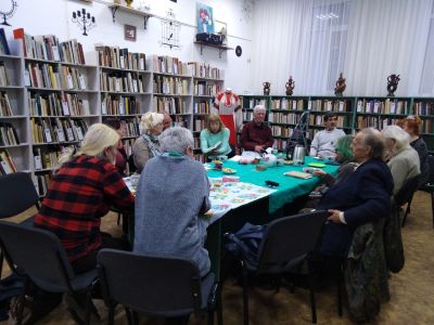 В поэтическом клубе «Автор» четыре часа читали Есенина в день его рождения