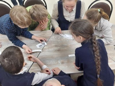 Из букв слагается слово