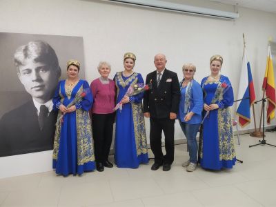 Концертом ансамбля «Радуница» Центральная городская библиотека имени С. А. Есенина завершила празднование «Недели Есенинских чтений»