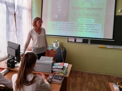 Я песни родине слагал